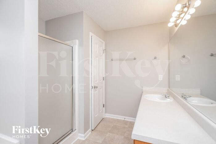 Building Photo - 309 Blue Springs Way