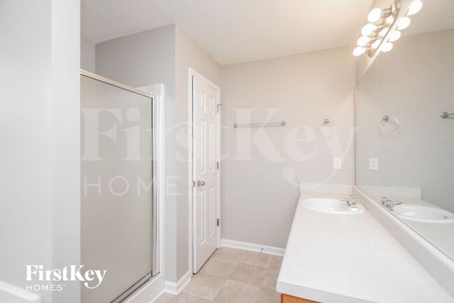 Building Photo - 309 Blue Springs Way