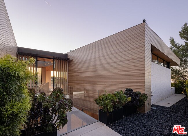 Building Photo - 1520 Carla Ridge