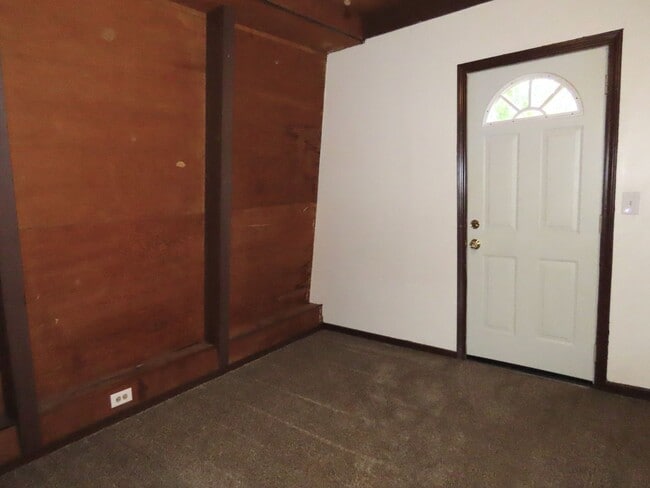 Building Photo - Bullard - Modest 2 Bedroom House on Tree-Shaded Lot