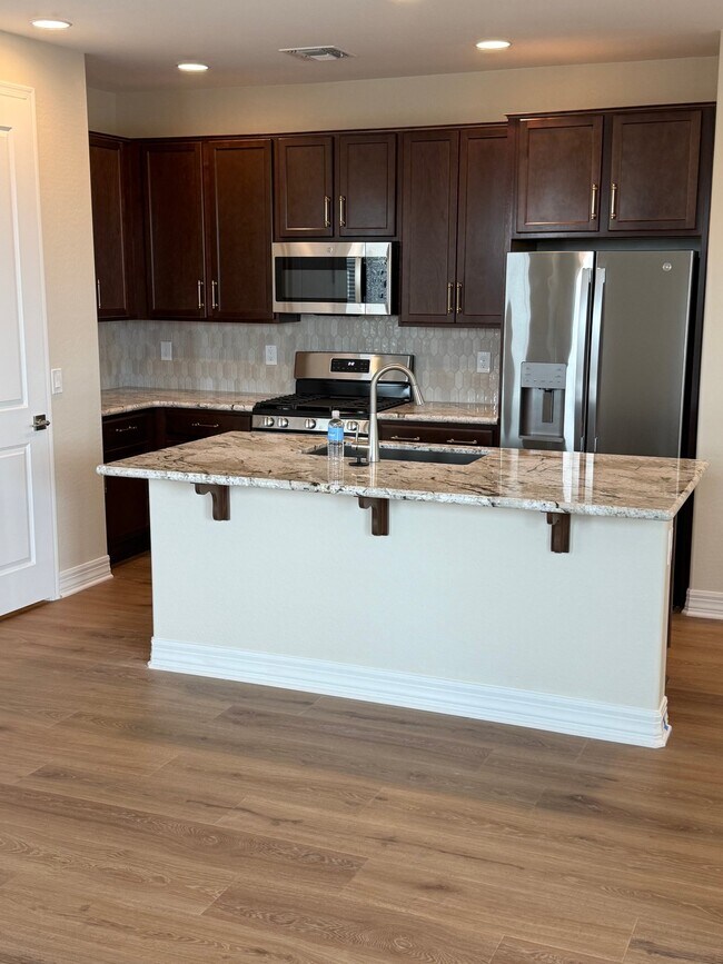 Building Photo - 17850 W Windmere Dr