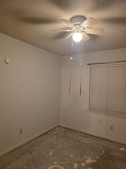 Building Photo - 255 Private Road 3396