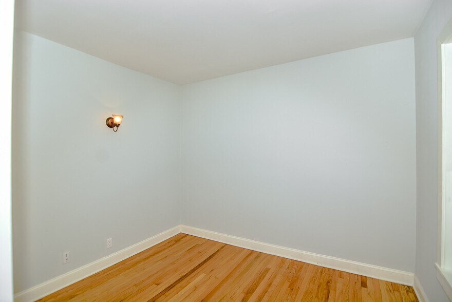 Building Photo - 4110 N Ashland Ave