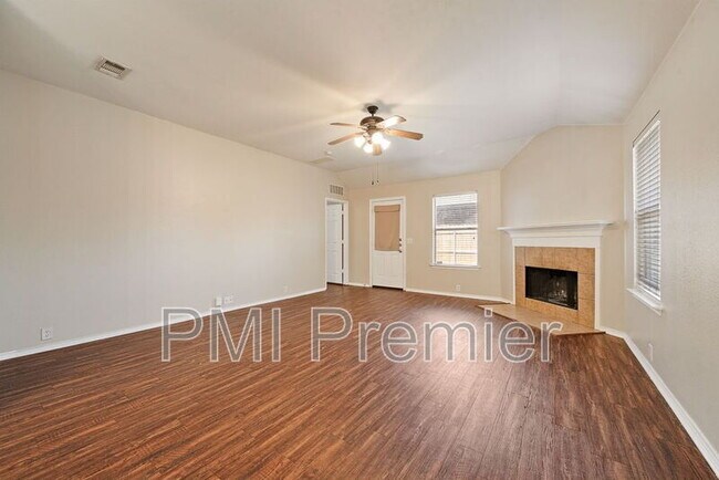 Building Photo - 8420 Silverbell Ln