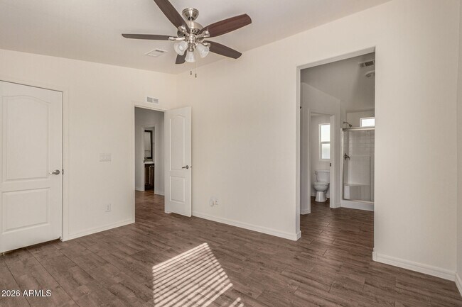 Building Photo - 10810 N 91st Ave