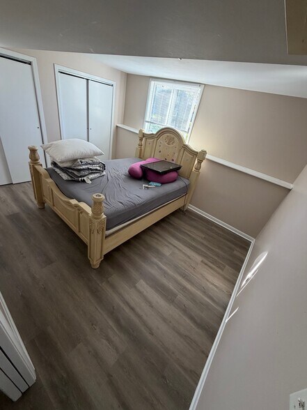 newly remodeled downstairs bedroom - 7040 Meadowbrook Ln