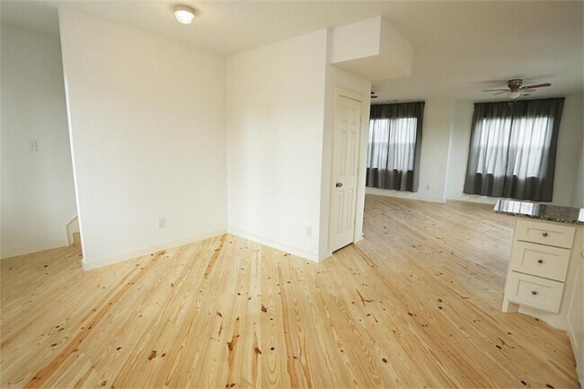 Building Photo - 4102 McKinney St