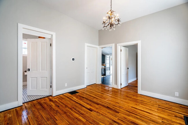 Building Photo - 844 River Ave