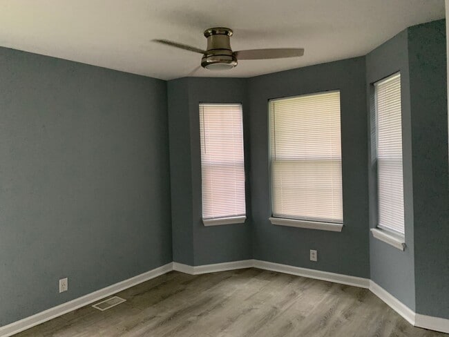 Building Photo - Mount Juliet three bedroom two bath in the...