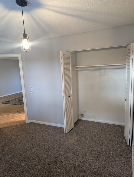 Building Photo - 9911 Sandalfoot Blvd