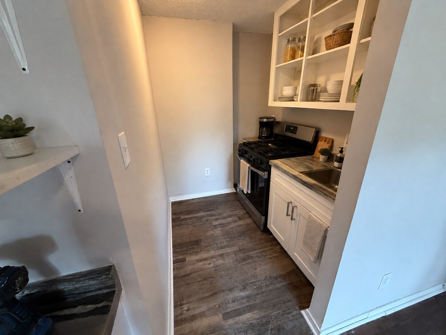 kitchen - 16608 Echo Glen Dr