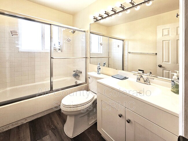 Building Photo - 1129 Cree Dr