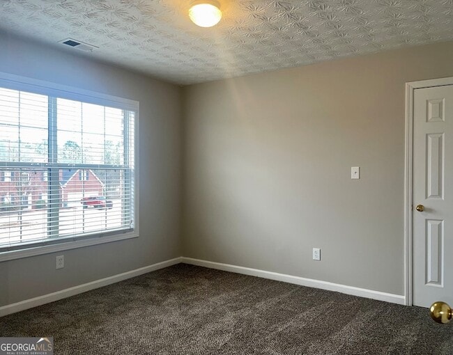 Building Photo - 299 Sheffield Chase