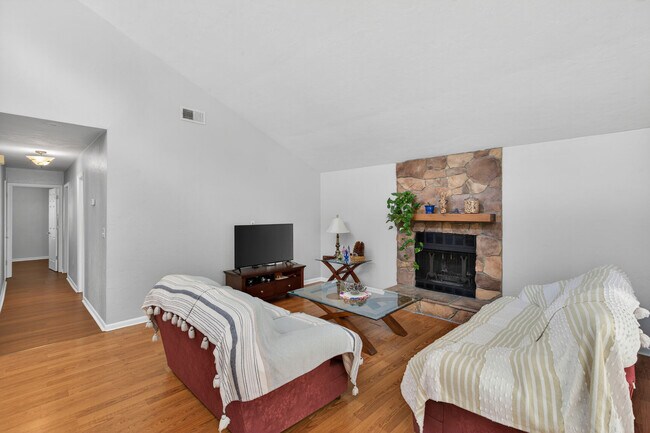 Building Photo - 4604 NW 44th Pl