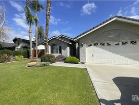 Building Photo - 9912 Vanessa Ave