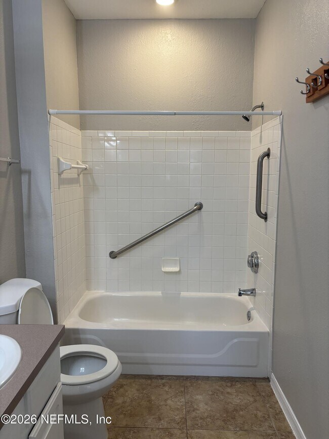 Building Photo - 13703 Richmond Park Dr N