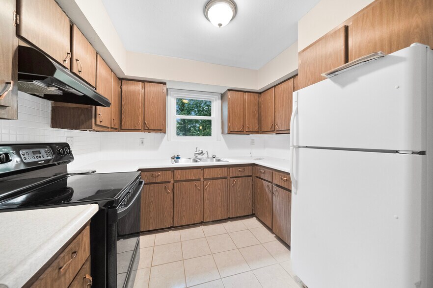 Kitchen - 162 Osborne St