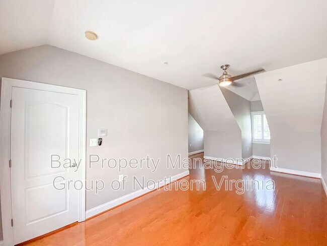 Building Photo - 4336 N Henderson Rd