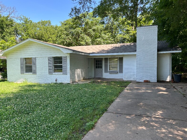 Primary Photo - 2220 W Sherman St