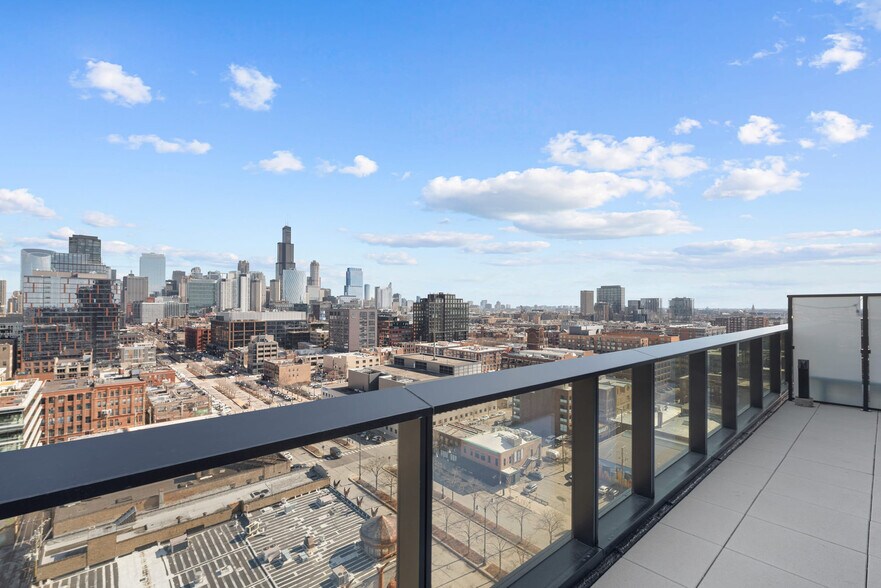 Building Photo - 1314 W Randolph St