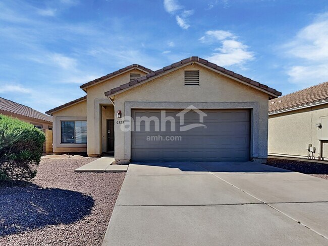 Building Photo - 6323 W Winslow Ave