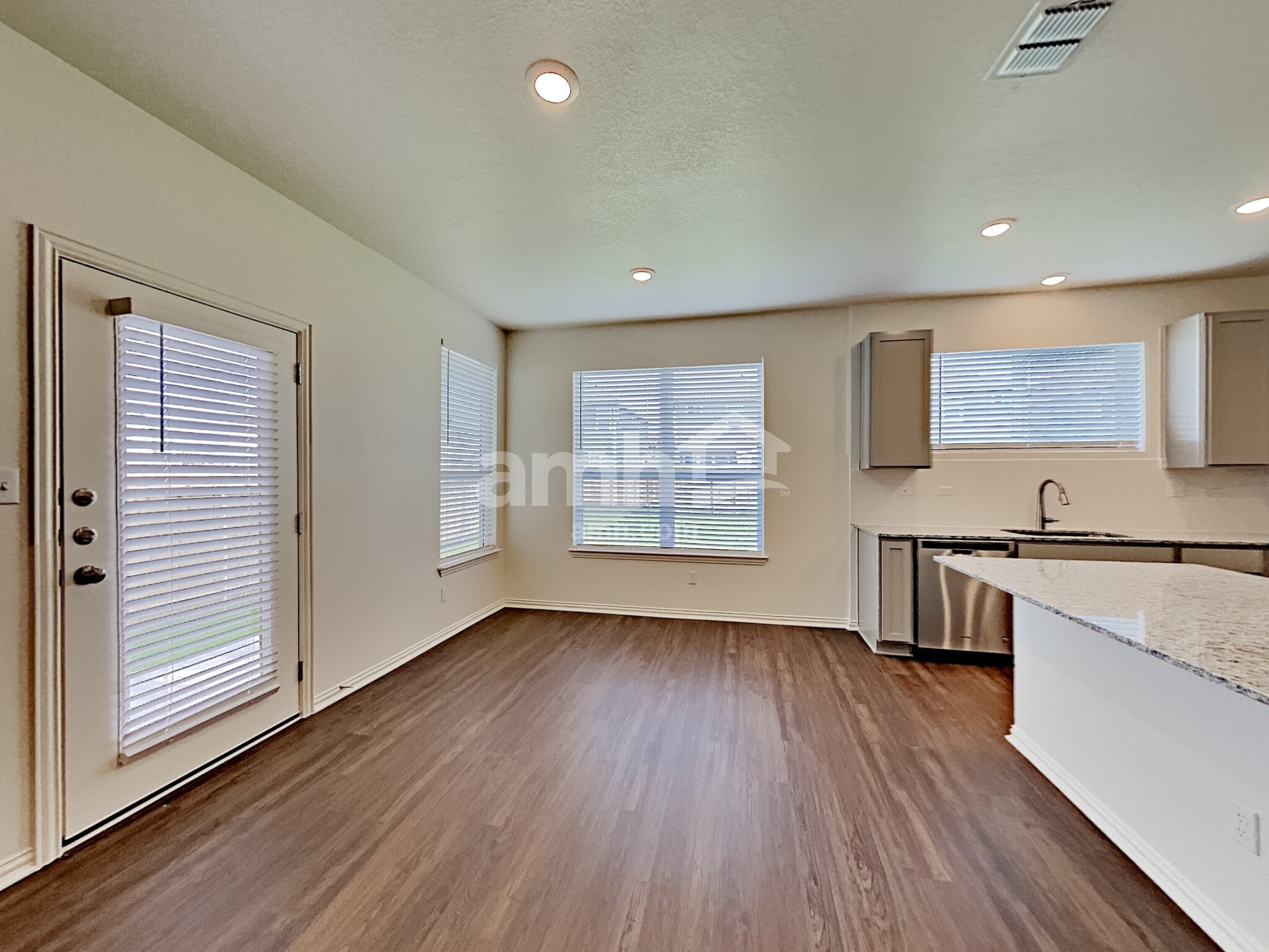 Building Photo - 2717 Lillybrook Ln