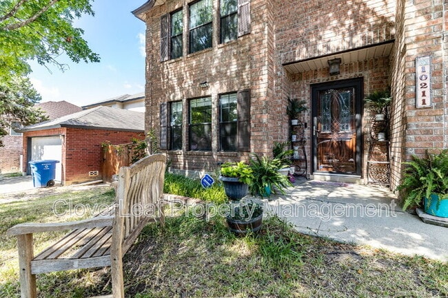 Building Photo - 10211 Stone Garden