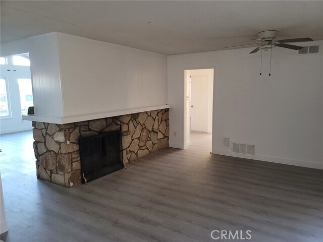 Building Photo - 6984 Center St