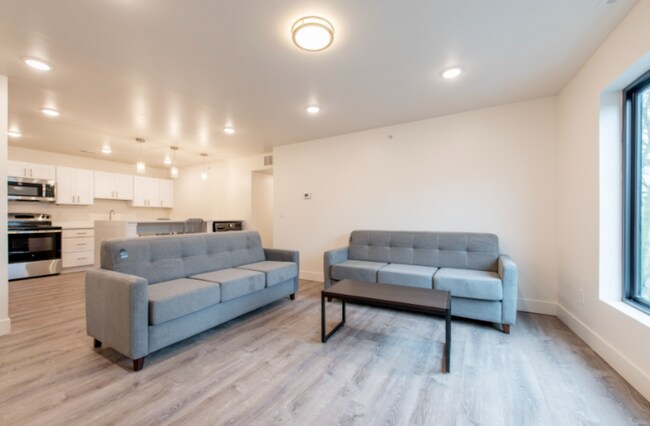 Building Photo - 911 S Main-301BED1