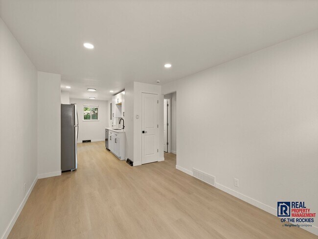 Building Photo - Beautifully Remodeled 2-Bed, 1-Bath Duplex...