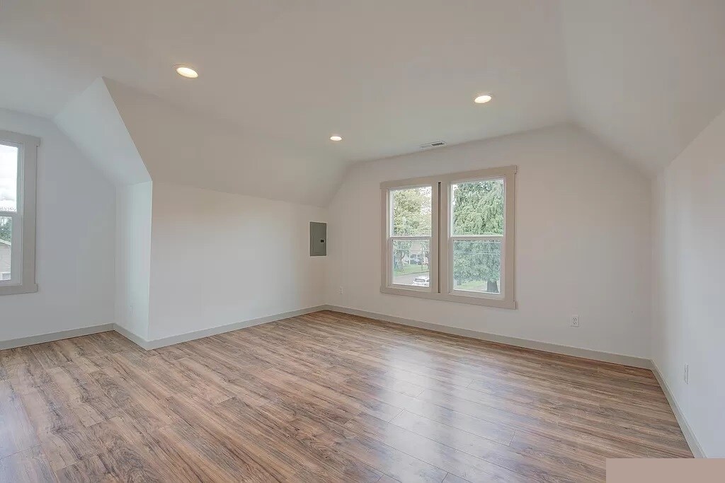 Building Photo - 1191 SE Jefferson St