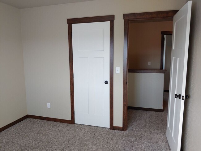 Building Photo - Beautiful New Home in Post Falls-Dog Friendly