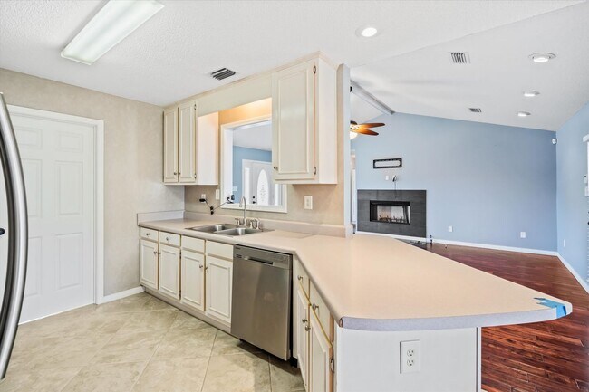 Building Photo - 3709 Seleste Dr
