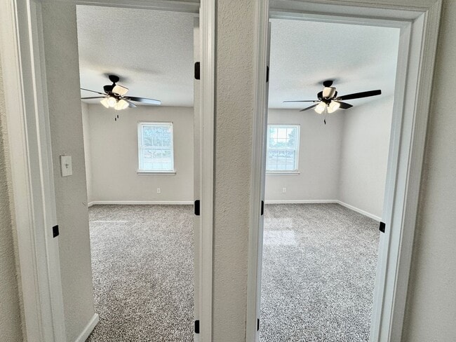 Building Photo - Fully-Renovated Ranch Home Available 03-19-26! Fenced Backyard - Pet Friendly - Washer & Dryer In...