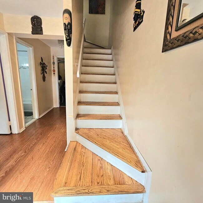Building Photo - 7603 Tiverton Dr