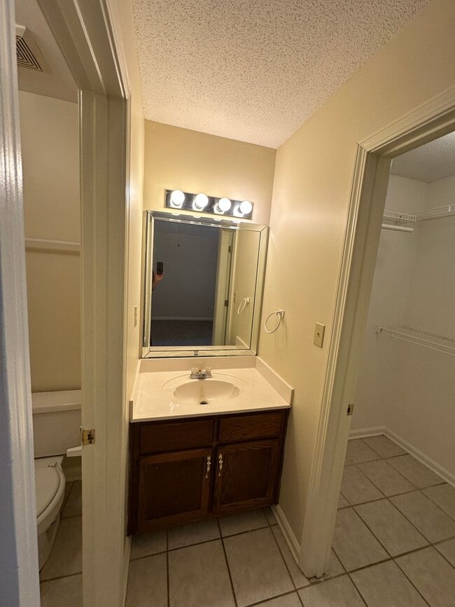 Building Photo - 3 Bedroom, 2 Full Baths in Horn Lake, Wellington Square Subdivision