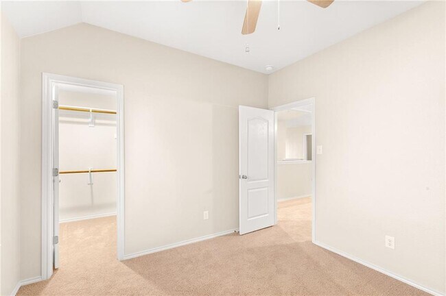 Building Photo - 506 Bluehaw Dr