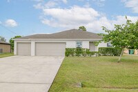 Building Photo - 362 NW Bayshore Blvd