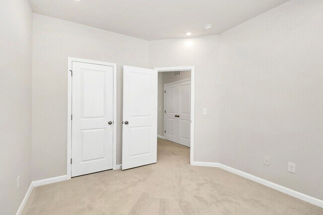 Building Photo - 5855 Executive Center Dr