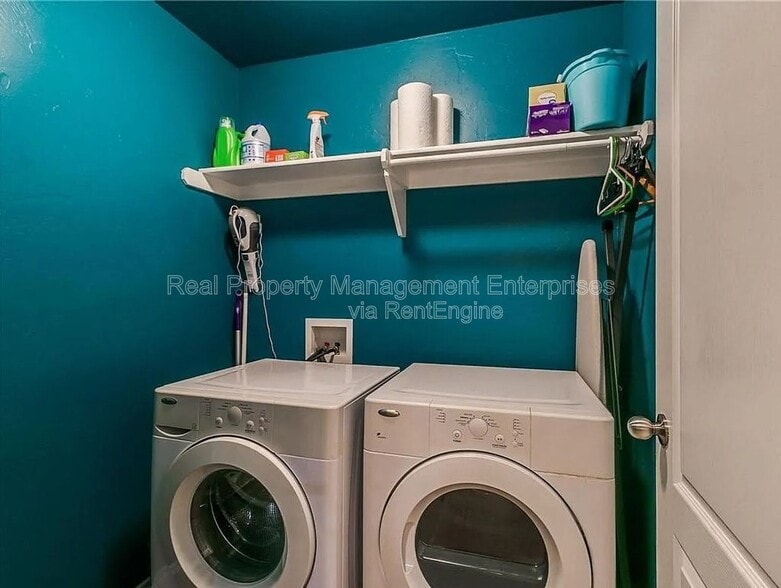 Building Photo - 532 W Shadow Ridge Way