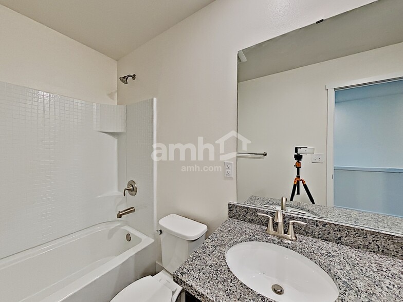 Building Photo - 2105 104th Dr SE