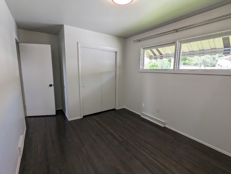 Building Photo - 700 Riverview Blvd NW