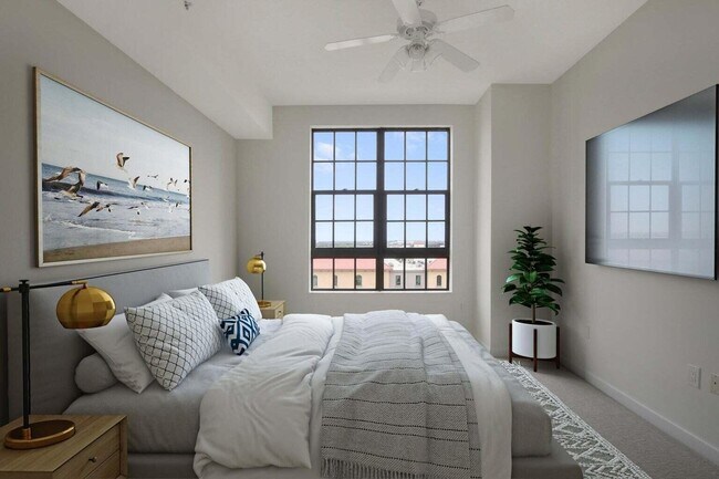 Building Photo - 801 S Olive Ave