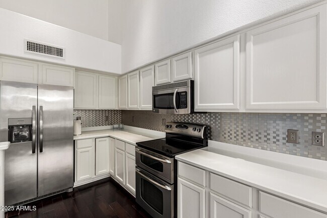 Building Photo - 11065 E White Feather Ln