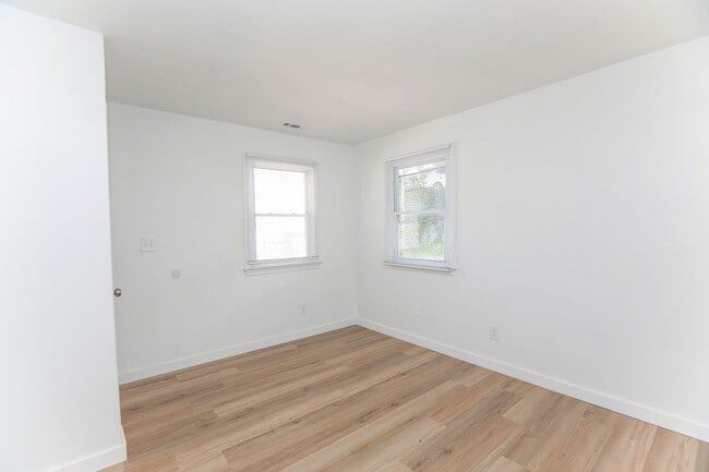 Building Photo - 9544 20th Bay St