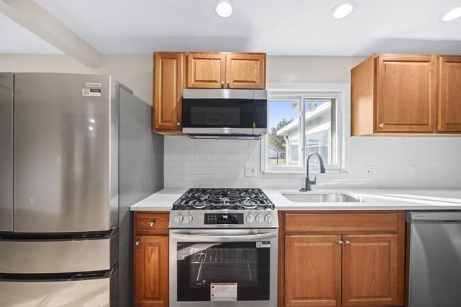 Building Photo - 1585 Peace Pl