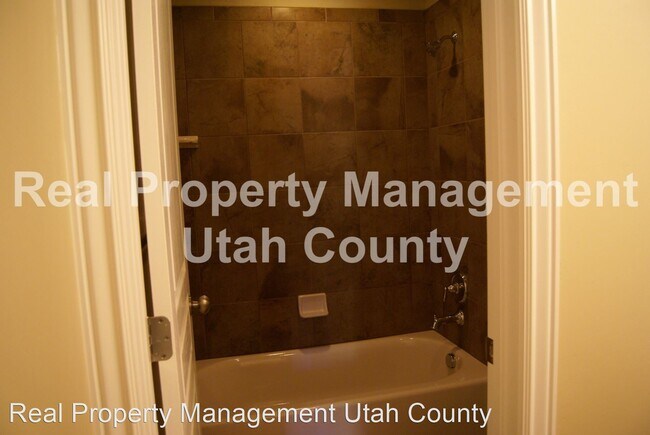 Building Photo - 4 br, 3 bath House - 636 S 2250 W