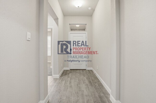 Building Photo - Modern Single-Story Home with Open Living Design