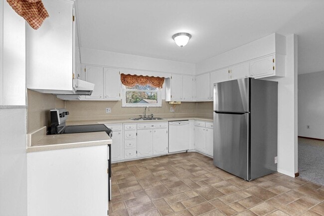 Building Photo - 49 Commanche Ct