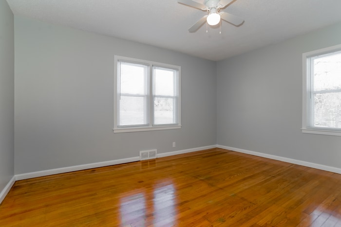 Building Photo - 6703 N Walnut St